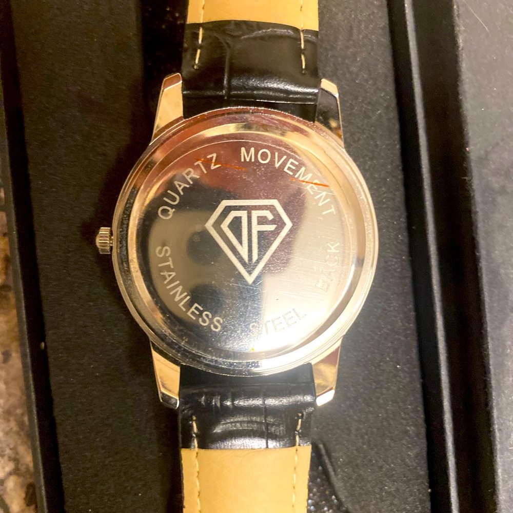 David Fashion Quartz Vintage Black Leather watch still in the case never used.